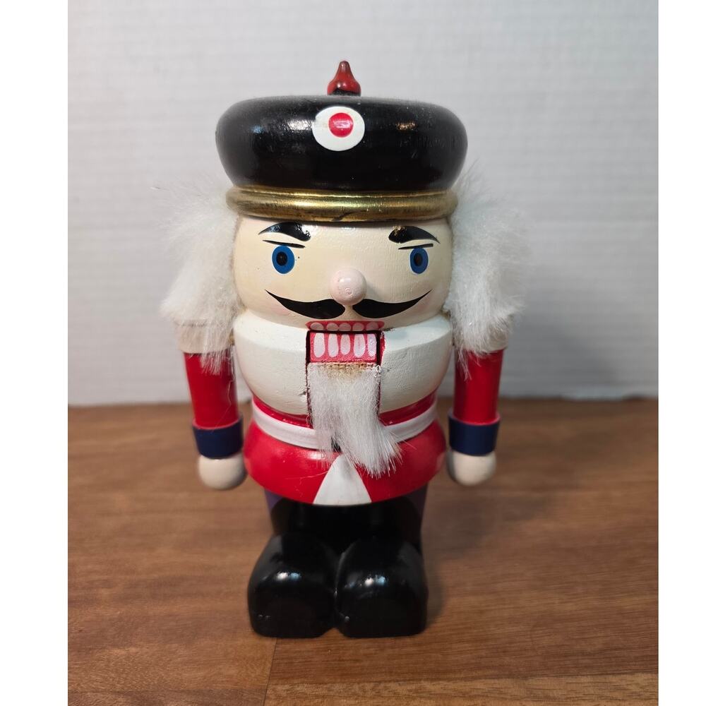 Wooden Nutcracker Christmas Soilder 6"